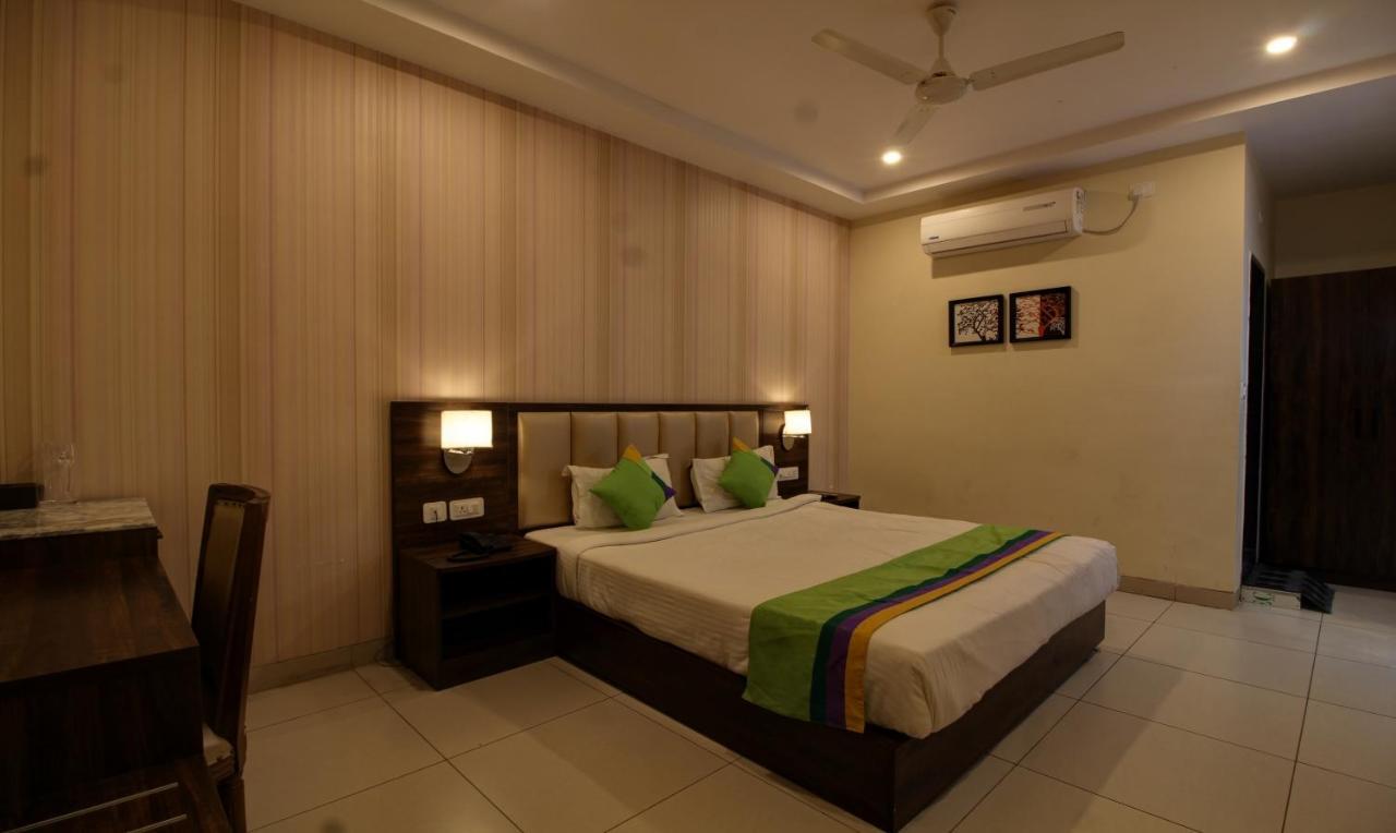 Treebo Trend Sindhura Grand Hotel Hyderabad Exterior photo
