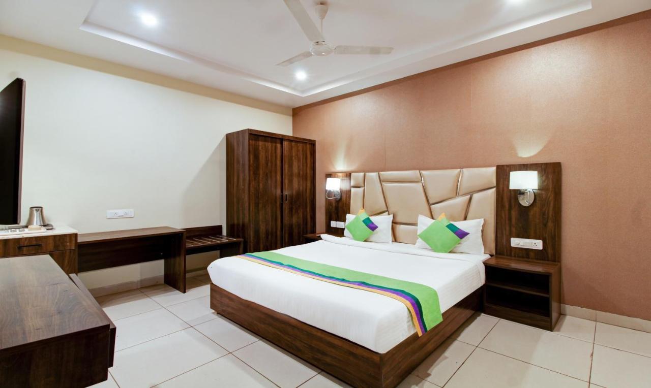Treebo Trend Sindhura Grand Hotel Hyderabad Exterior photo